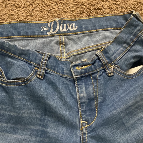 Light Blue Jeans - Picture 2 of 3